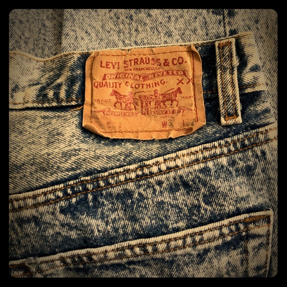 Levi Strauss & Co 32x32 double acid wash jeans EUC